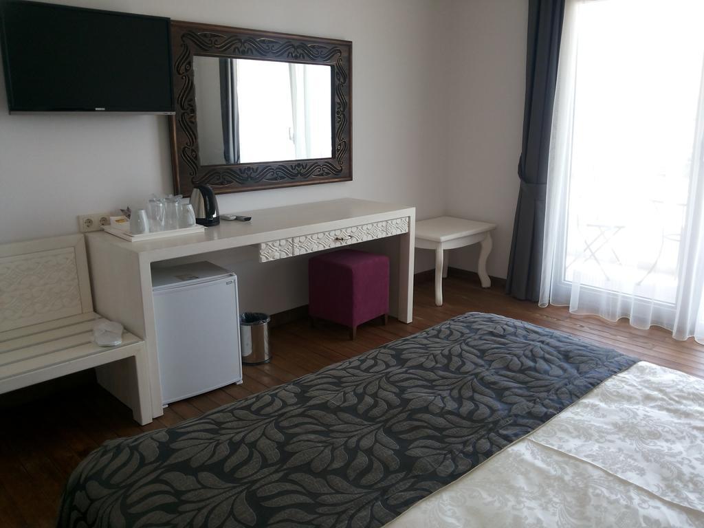Meggs Bodrum Beach Restaurant & Hotel Ortakent Εξωτερικό φωτογραφία
