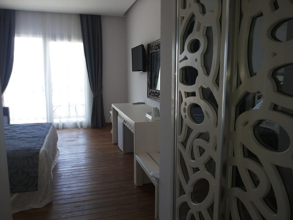 Meggs Bodrum Beach Restaurant & Hotel Ortakent Εξωτερικό φωτογραφία