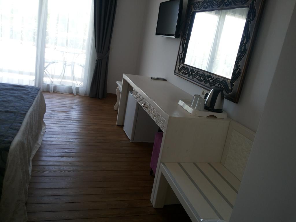 Meggs Bodrum Beach Restaurant & Hotel Ortakent Εξωτερικό φωτογραφία
