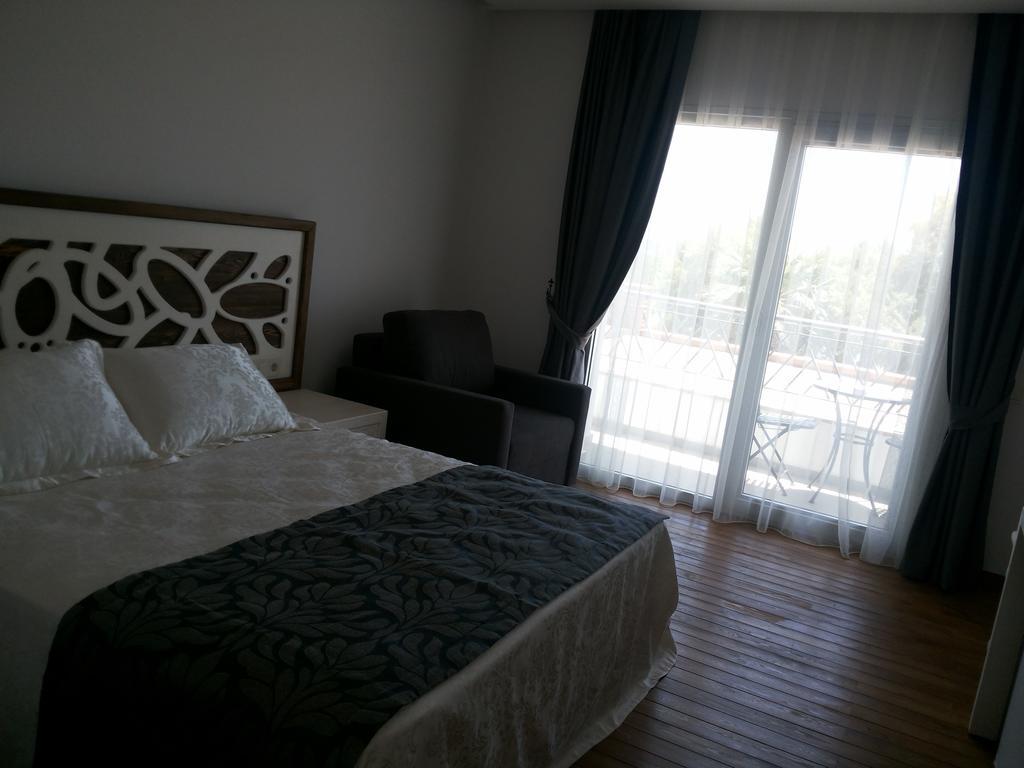 Meggs Bodrum Beach Restaurant & Hotel Ortakent Δωμάτιο φωτογραφία
