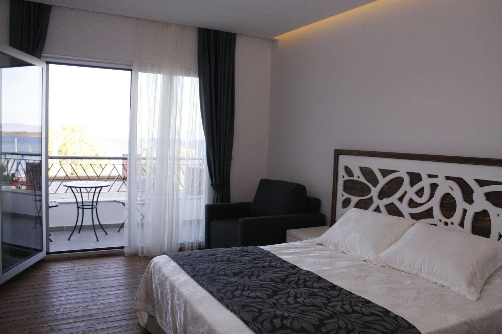 Meggs Bodrum Beach Restaurant & Hotel Ortakent Εξωτερικό φωτογραφία