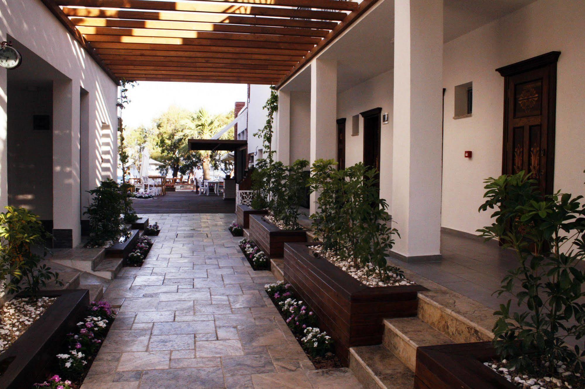 Meggs Bodrum Beach Restaurant & Hotel Ortakent Εξωτερικό φωτογραφία
