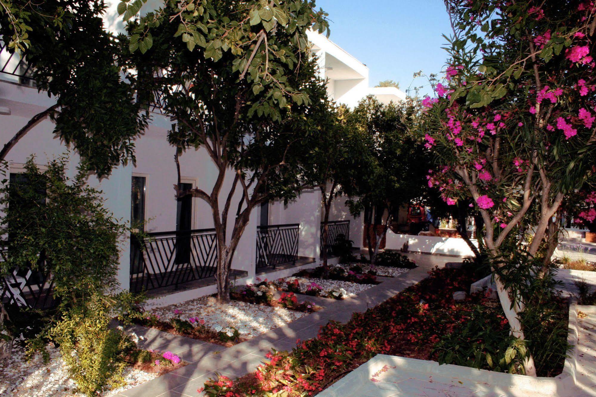 Meggs Bodrum Beach Restaurant & Hotel Ortakent Εξωτερικό φωτογραφία